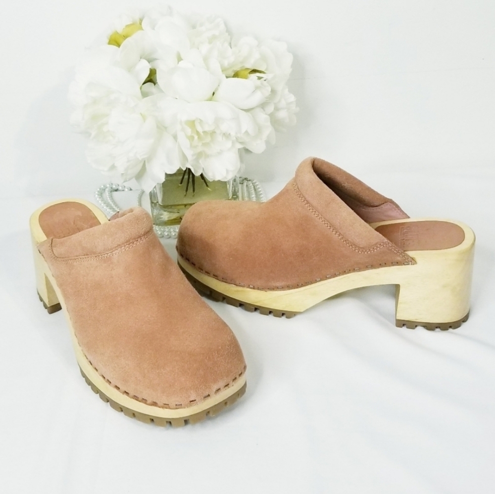 NEW MIA Karma Blush Suede Clogs NWOB